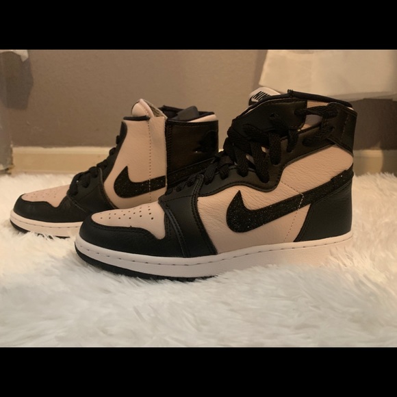 Women’s Air Jordan 1 Rebel - Picture 7 of 10